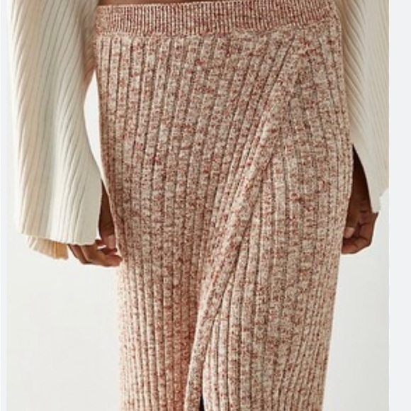 Free people women’s knit ribbed maxi skirt with front split. - Picture 3 of 7